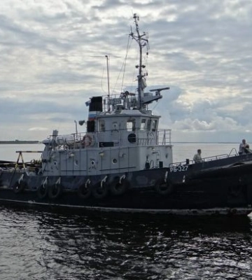 В КРИМУ ЗНИЩЕНО російський буксир