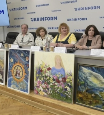 У Києві презентували виставку «Намалюй мені вірш», присвячену поезії Ліни Костенко