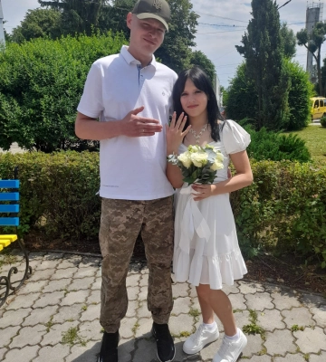 Кохання переможе: військовий з Львівщини одружився на волинянці