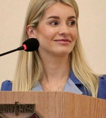 Керівниця полтавського «Добробуту» йде з посади