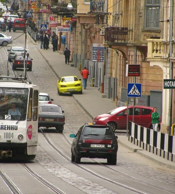 Вулицю Чупринки у Львові звузять на літо