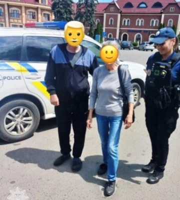 Поліцейські допомогли літньому чоловіку повернутися додому