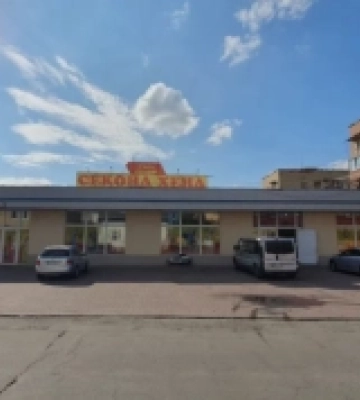 Продають об&#039;ємний торгово-офісний комплекс в центр частині Тячева за 440 000 доларів