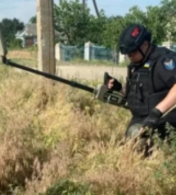 Кропивницькі сапери ДСНС розміновують деокуповані землі Херсонщини
