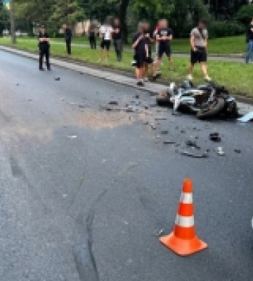 У Рівному водій буса, розвертаючись, збив мотоцикліста