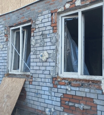 Росіяни атакували Нікополь: у місті пожежі, поранено двох жінок