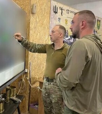 Ворог нарощує угруповання військ на Харківщині, але цих сил недостатньо для прориву нашої оборони, - Сирський. ФОТО