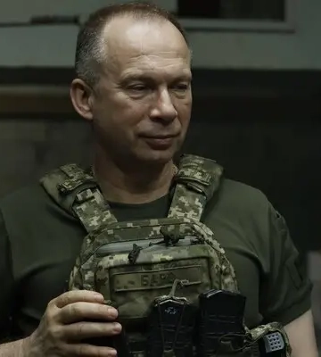 Росіяни нарощують угруповання військ на напрямку Стрілеча - Липці й у районі Вовчанська, - Сирський