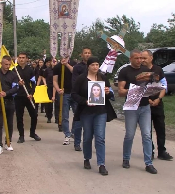 У Рівненському районі попрощалися з 20-річною поліцейською, яка загинула в морі на Одещині (ВІДЕО)