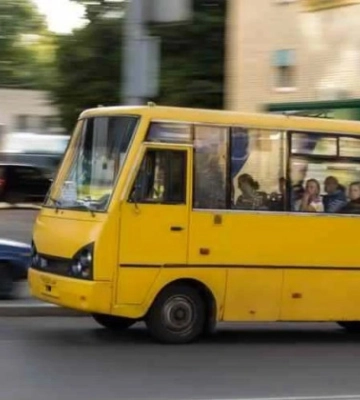 У Львові з маршрутки на ходу випав пасажир: як покарали водія