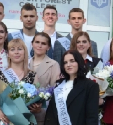 Студенти Шацького коледжу на Волині відзначили випускний