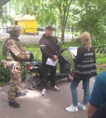 Организовывал фиктивные браки уклонистов с женщинами, имеющими инвалидность: на Черниговщине задержали мужчину