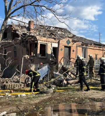 Армія Росії пошкодила десятки будинків на Полтавщині, з-під завалів витягли жінку у важкому стані: нові деталі
