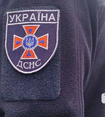 Рашисти вдарили дроном по вогнеборцях на Нікопольщині, поранено рятувальника, стан важкий
