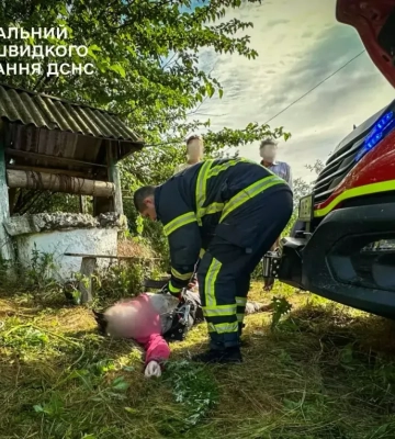 Жінка загинула, впавши в 17-метровий колодязь на Одещині