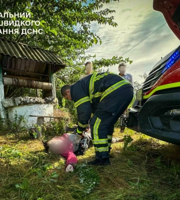 Жінка загинула, впавши в 17-метровий колодязь на Одещині