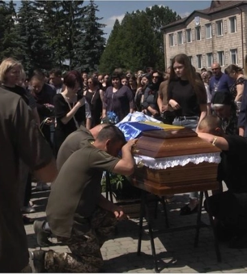 Двоє синів втратили батька: на Волині попрощалися з Леонідом Павлюком, який помер у російському полоні