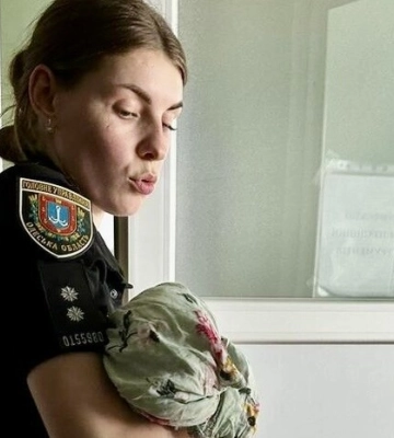 В Одеській області жінка народила на вулиці дитину та поклала її в пакет, - ФОТО