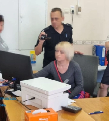 В Днепропетровской области эксбухгалтерку лицея подозревают в завладении более 1 млн грн бюджетных средств