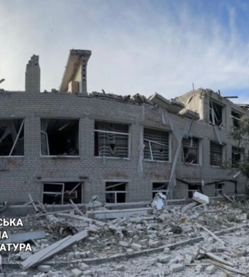 Один загиблий, двоє поранених: слідчі показали наслідки обстрілу села Хотімля на Харківщині