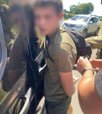 Поліція Закарпаття заблокувала канал постачання наркотиків у регіон – вилучено товару на майже 1 млн гривень