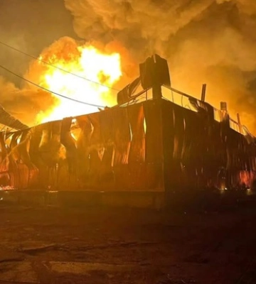 Під Києвом сталася масштабна пожежа на складі