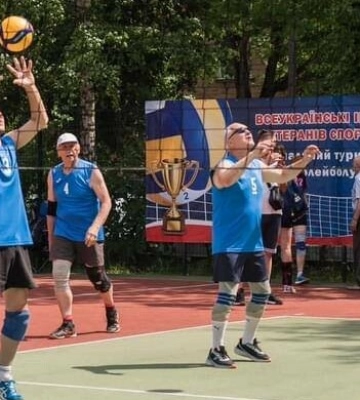 Полтавщина об’єднала ветеранів волейболу на турнірі на підтримку ЗСУ Полтавщина об’єднала ветеранів волейболу на турнірі на підтримку ЗСУ