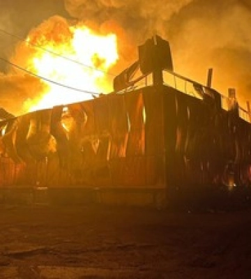 Под Киевом вспыхнул мощный пожар: пылало несколько тысяч &quot;квадратов&quot;. Фото