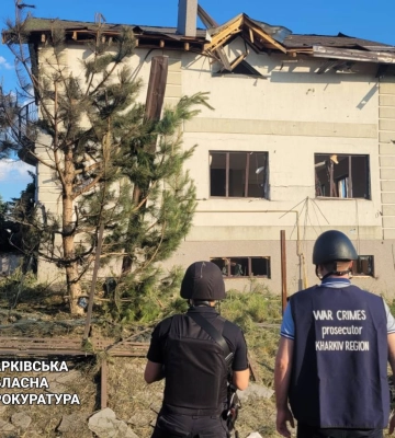 У Харкові росіяни влучили авіабомбою у район житлової забудови