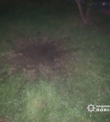 У Києві зловмисник кинув гранату у фасад житлового будинку