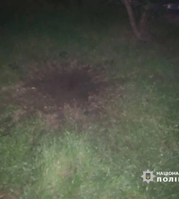 У Києві зловмисник кинув гранату у фасад житлового будинку