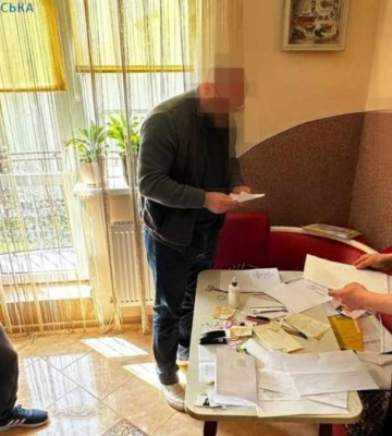 На Прикарпатті правоохоронця підозрюють у хабарництві