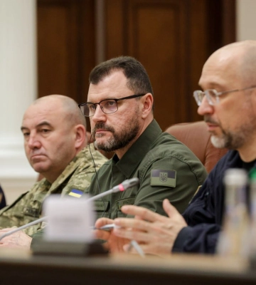 До Києва прибула глава Міноборони Нідерландів