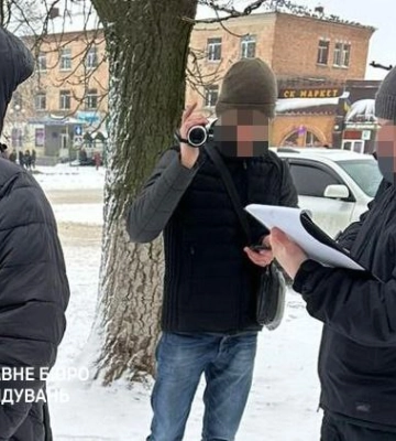 ДБР завершило розслідування по правоохоронцю з Сум, який за гроші обіцяв «активізувати» розслідування справи