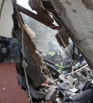 Удар по Харкову трьома КАБами: помер 75-річний чоловік, якого напередодні дістали з-під завалів