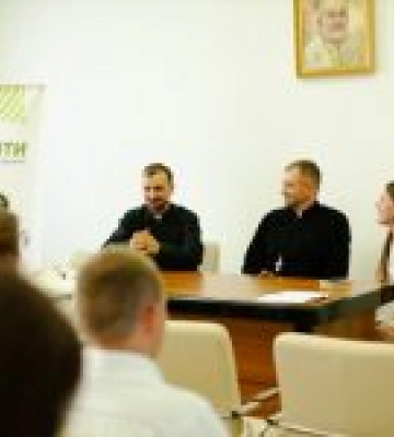 У Києві відбувся круглий стіл проєкту «СпоЖити»