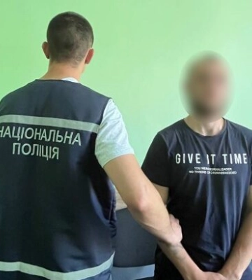 Вивіз у безлюдне місце, бив і відібрав речі: уманчанина затримали за розбійний напад