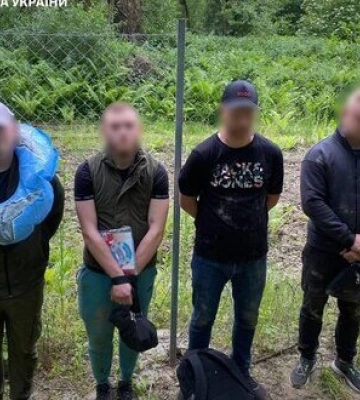 Четверо мужчин пытались переплыть Тису на двух надувных кругах