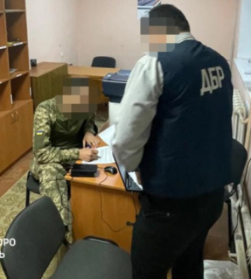 Начальник курсу Академії сухопутних військ у Львові бив і принижував курсантів - ДБР