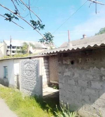 На Одещині продають великий будинок біля моря за 5 тисяч доларів: ось фото