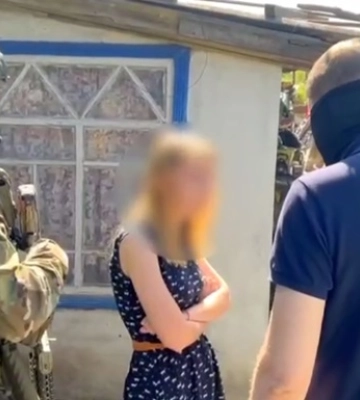 ФСБ задержала жительницу Луганщины &quot;за донаты Азову и Правому сектору&quot; - СМИ