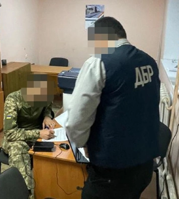 Начальник курсу Академії сухопутних військ у Львові бив і принижував курсантів - ДБР