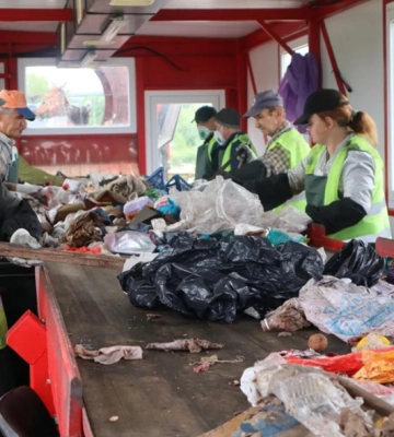 На Львівщині запустили лінію зі сортування відходів