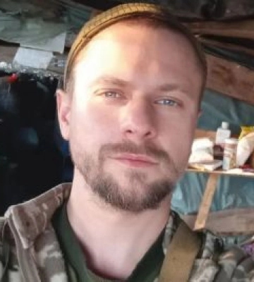 В Донецкой области погиб художник, стилист и герой фильма &quot;Оползень&quot; Артур Сниткус 