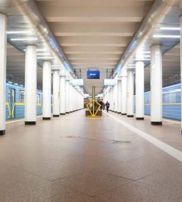 Закрытие &quot;синих&quot; станций метро в Киеве: когда возобновят движение поездов