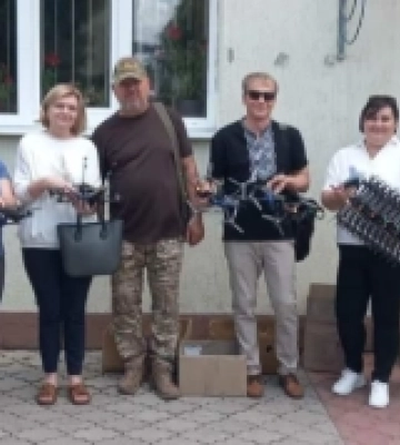 Громада на Рівненщині передала військовим на Херсонщину 20 дронів