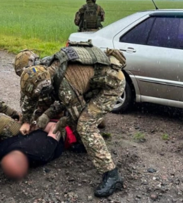Видавав себе за працівника ТЦК: на Чернігівщині викрито чоловіка, який вимагав гроші у матері зниклого безвісти&amp;hellip;