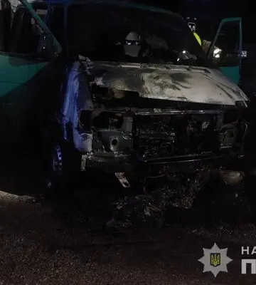 У Дніпрі невідомі спалили авто ЗСУ. Правоохоронці розшукують зловмисників