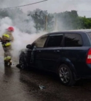 У Первомайській громаді під час руху загорівся автомобіль