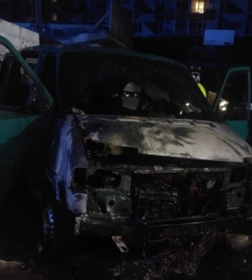 У Дніпрі підпалили автомобіль ЗСУ - поліція порушила справу